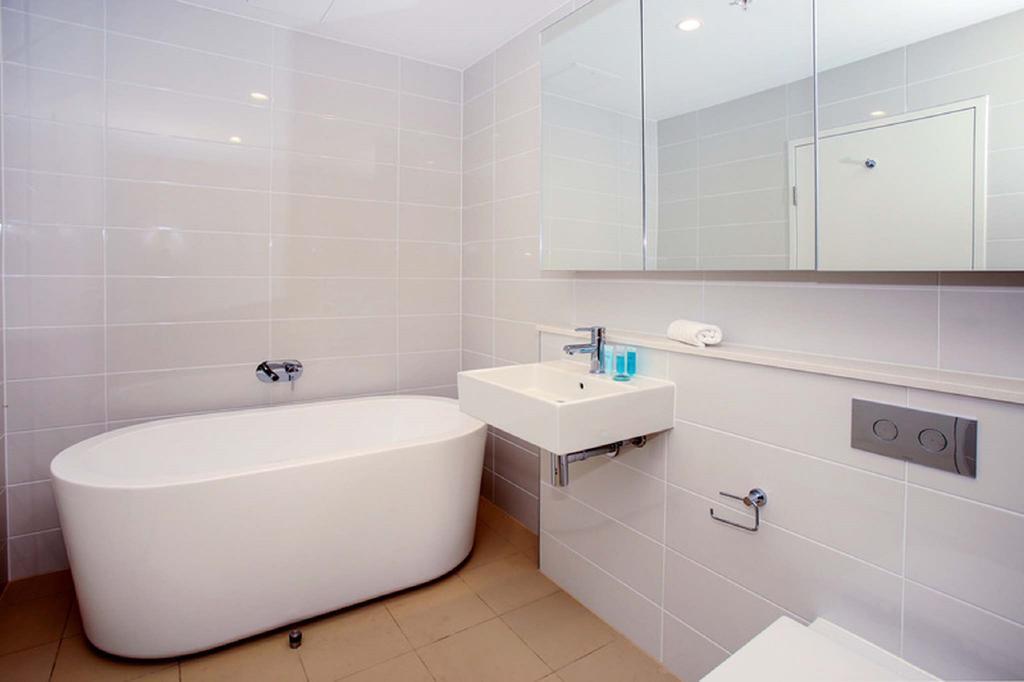 Moore To See - Modern And Spacious 3Br Zetland Apartment With Views Over Moore Park 시드니 외부 사진